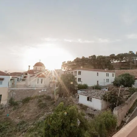 شقة John's House Under The Castle Of كالاماتا