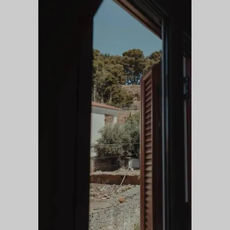 아파트 John's House Under The Castle Of 칼라마타